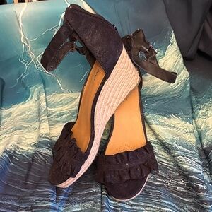 comfortview Black Ruffled Espadrille Wedge Sandals
